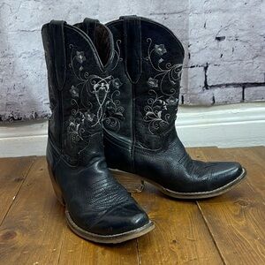 Veretta girls black leather cowgirl boots US size 13